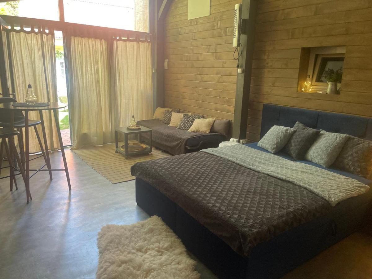 Monpe Apartmanik S Atmosferou Komárno Exterior foto
