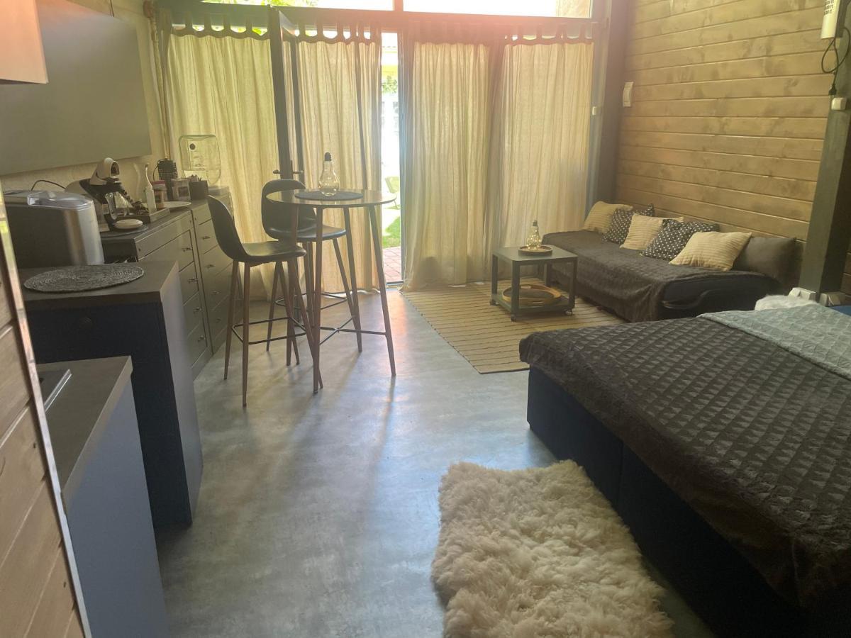 Monpe Apartmanik S Atmosferou Komárno Exterior foto
