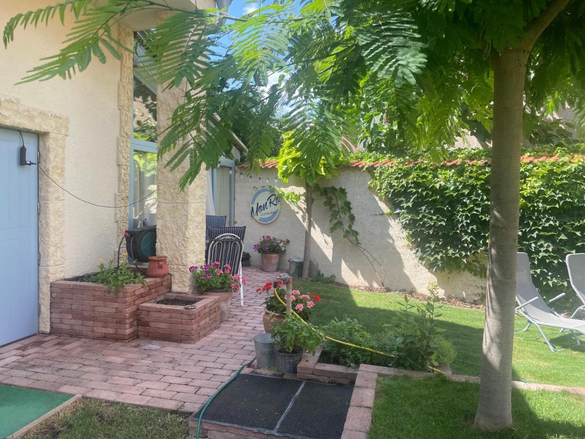 Monpe Apartmanik S Atmosferou Komárno Exterior foto